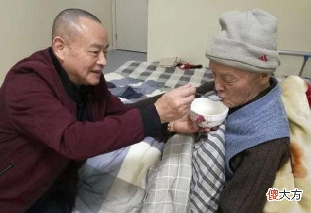 “妈妈，你为什么不去照顾奶奶？”宝妈的回复很得体，却十分扎心