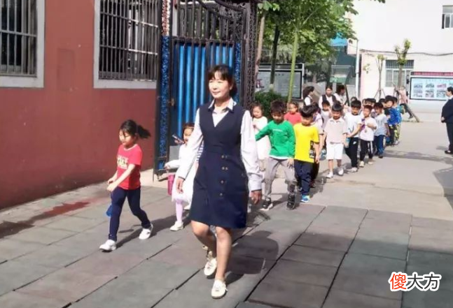 为鼓励生三胎,“三育一体化”拟将实行,看完后你还说你养不起吗