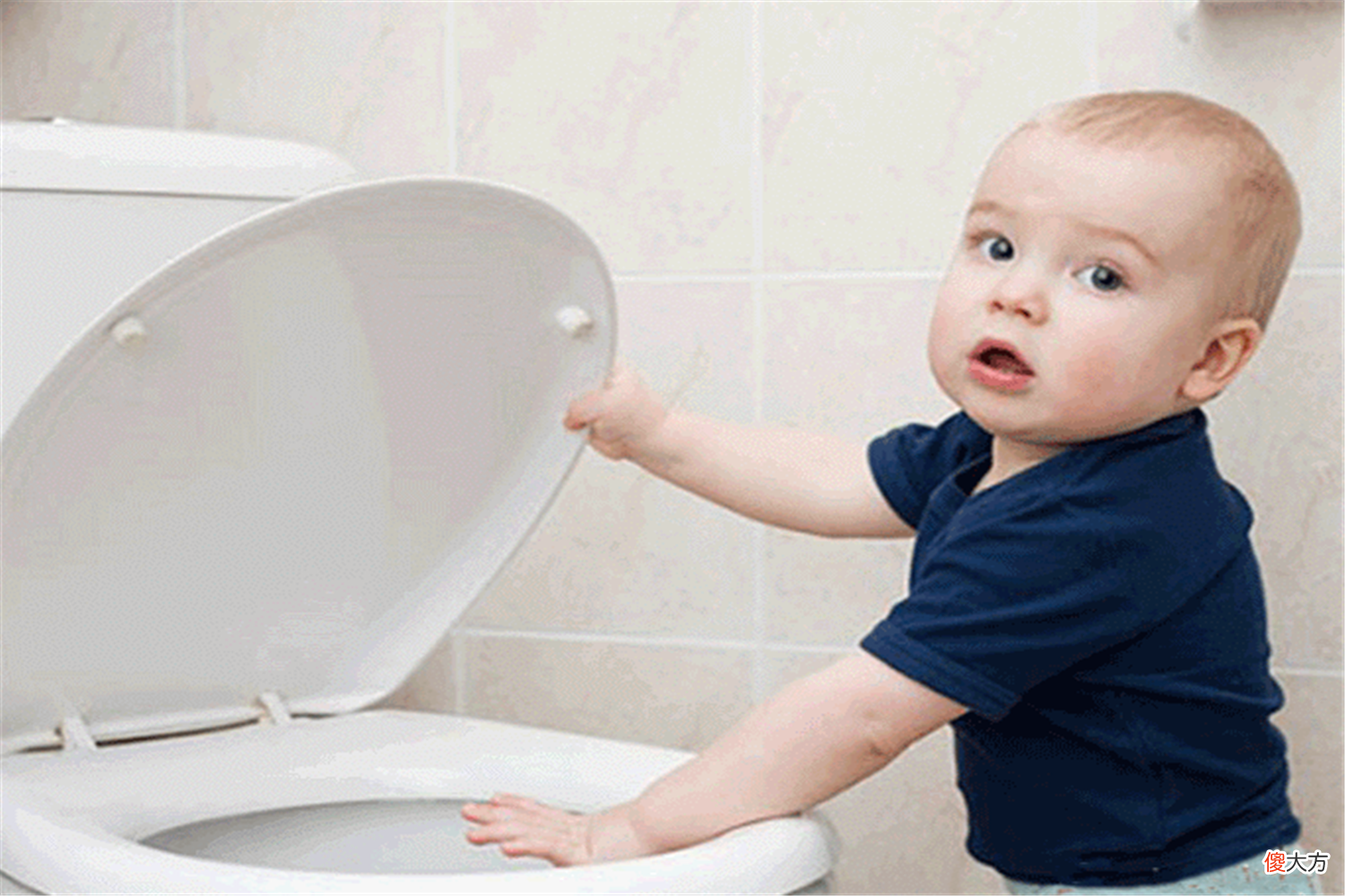 孩子到了上幼儿园的年龄，还穿着尿不湿，尿不湿也有“截止时间”