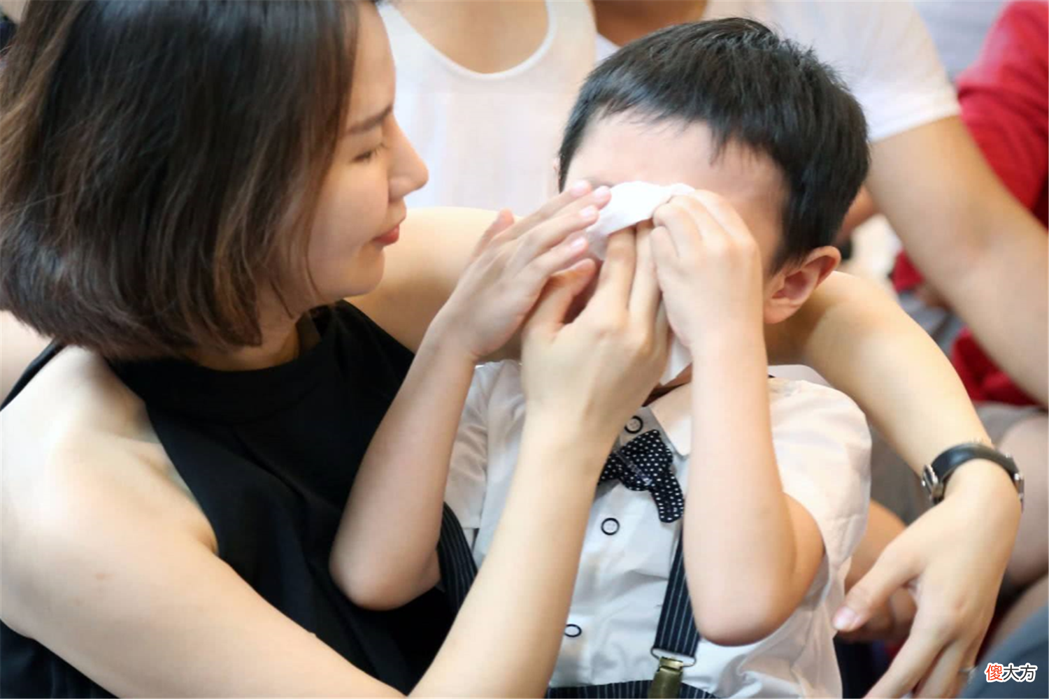 孩子到了上幼儿园的年龄，还穿着尿不湿，尿不湿也有“截止时间”