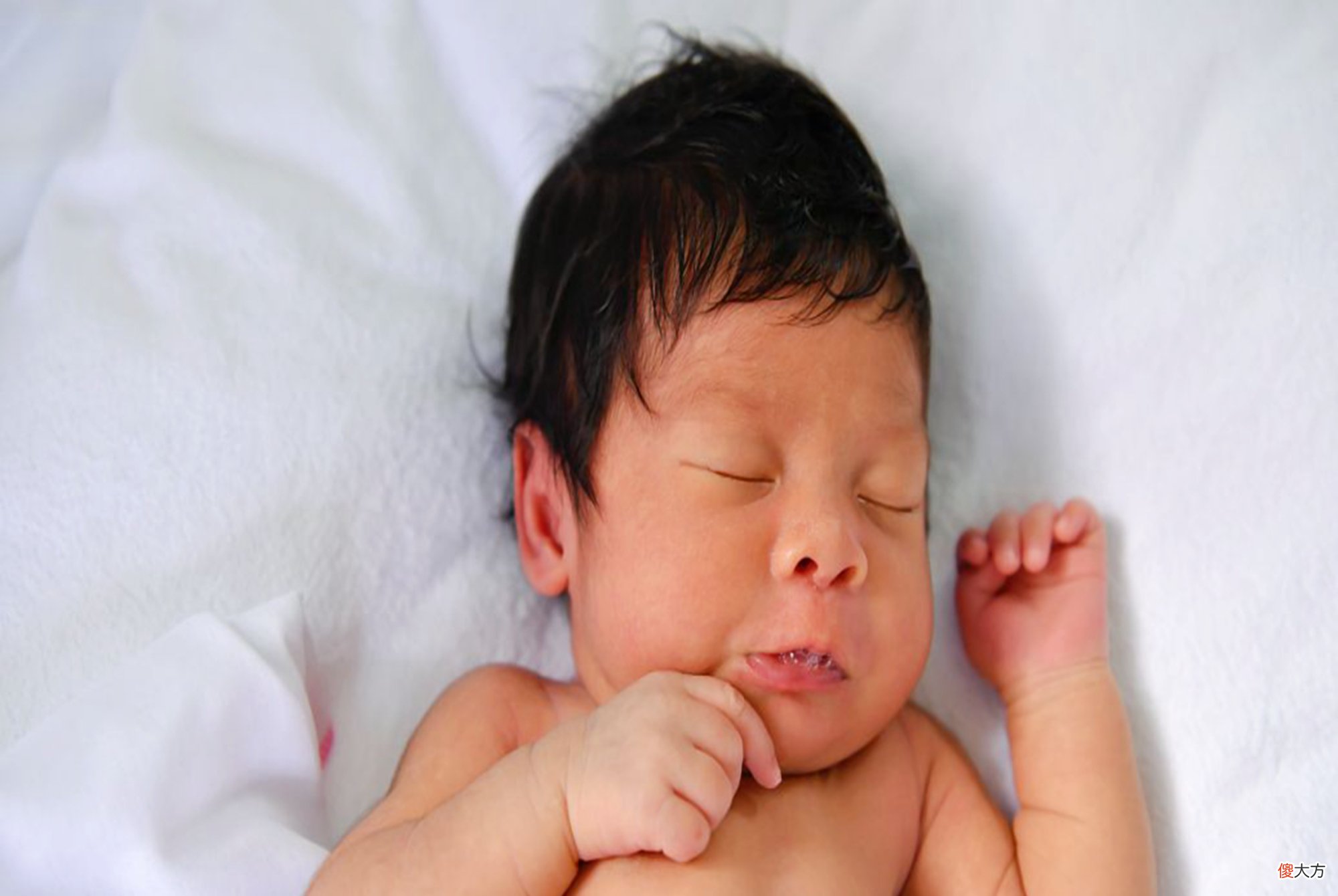 宝宝出牙早晚有啥差异？读懂这些出牙征兆，才能顺利迈过出牙期