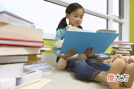 小学生为啥爱看漫画?看漫画算阅读吗?孩子痴迷漫画,家长该怎么办?