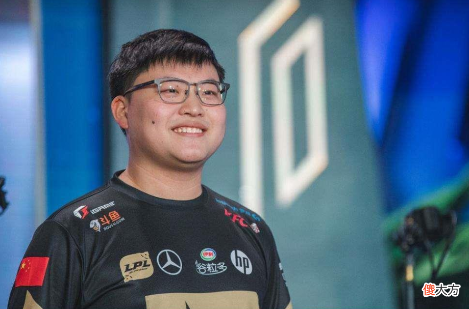【游戏迷】电竞少年被伤病困扰，爱思为上场感冒后不敢吃药，他为此告别电竞
