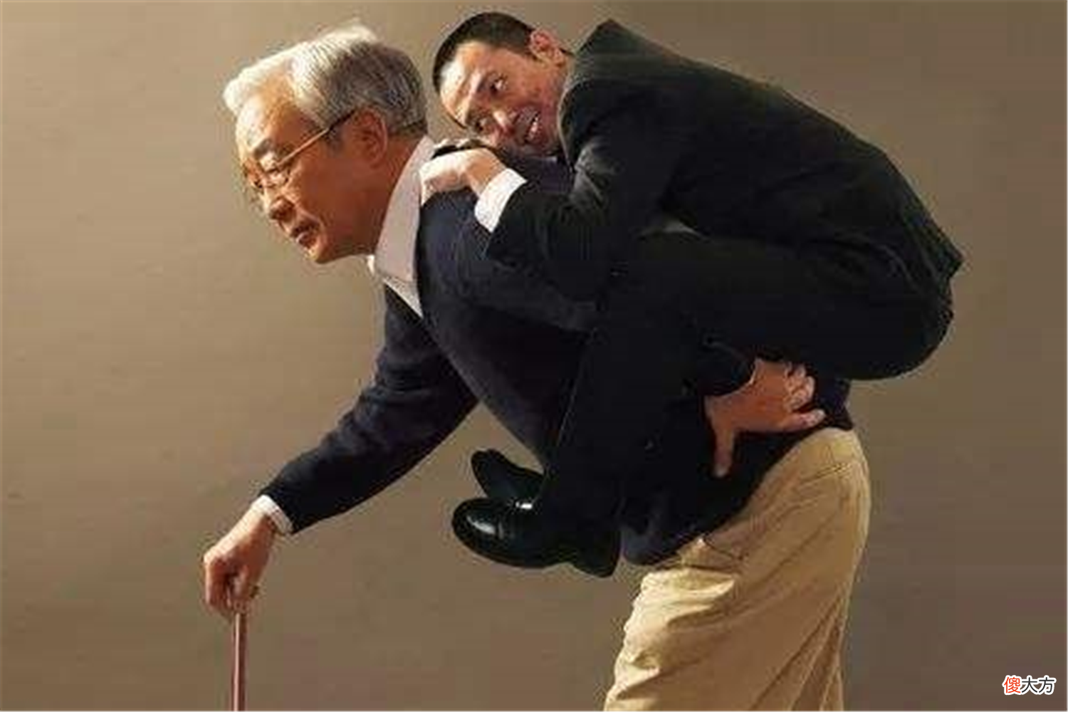 其实，比“啃老”更可怕的，是儿女对父母做这三件事，影响全家