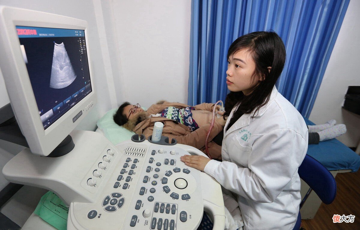 为什么胎儿会出现脐带绕颈？和这两个“坏习惯”有关，孕妈要注意