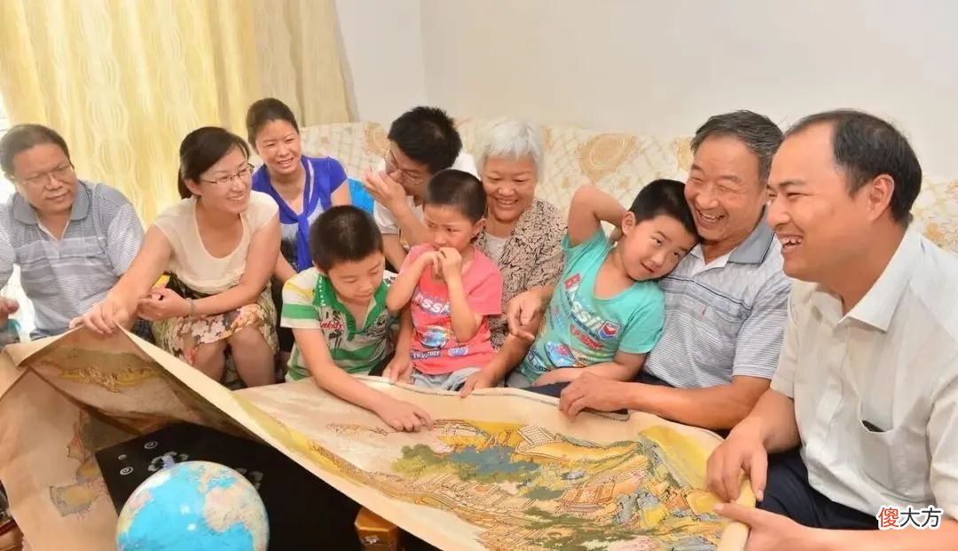 【历史故事】1951年获毛泽东主席“好好学习天天向上”题词的小学生后来怎样了？