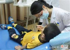 5类食物吃一次相当于吃4个塑料袋，家长却经常给孩子吃