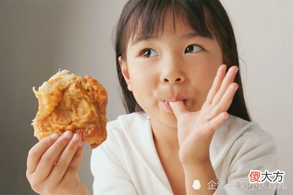 5类食物吃一次相当于吃4个塑料袋，家长却经常给孩子吃