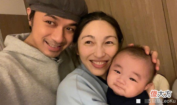 48岁古巨基300天没出门照顾宝宝，网友：生娃越晚越容易神经质