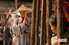 【历史故事】朱元璋登基两发小去讨官，一个封官一个砍头这是为何