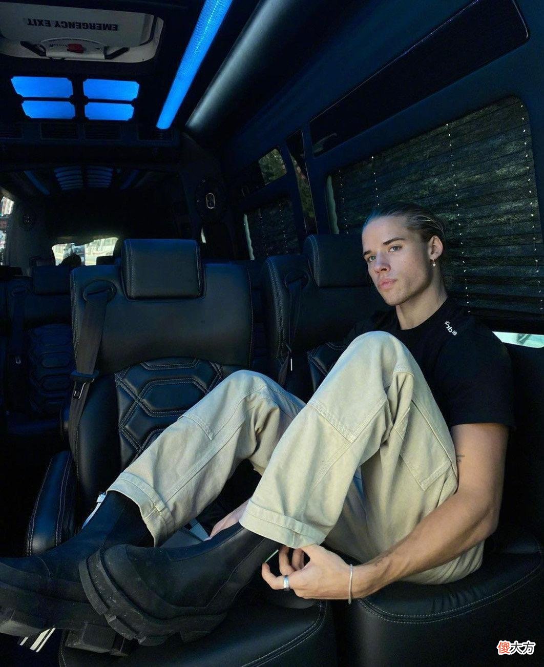 【时尚一点】就喜欢男朋友穿工装裤，酷的我都想抢来穿