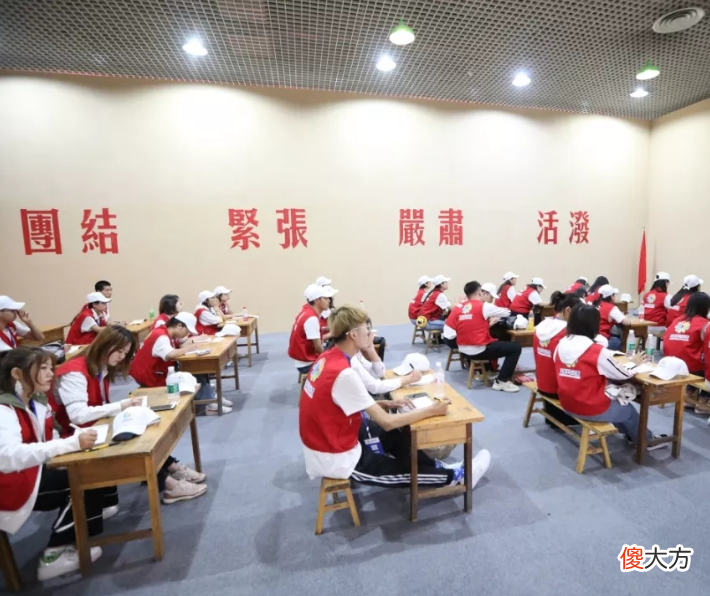 学生遭到校园暴力时，家长要做出正确反应，最好教会孩子4件事
