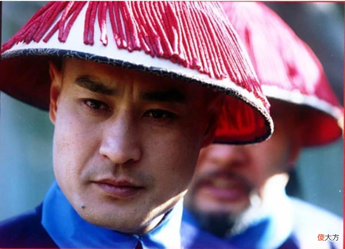 【爱历史】和珅外貌俊美,但最早惦记上他的不是乾隆,而是大学士冯英廉