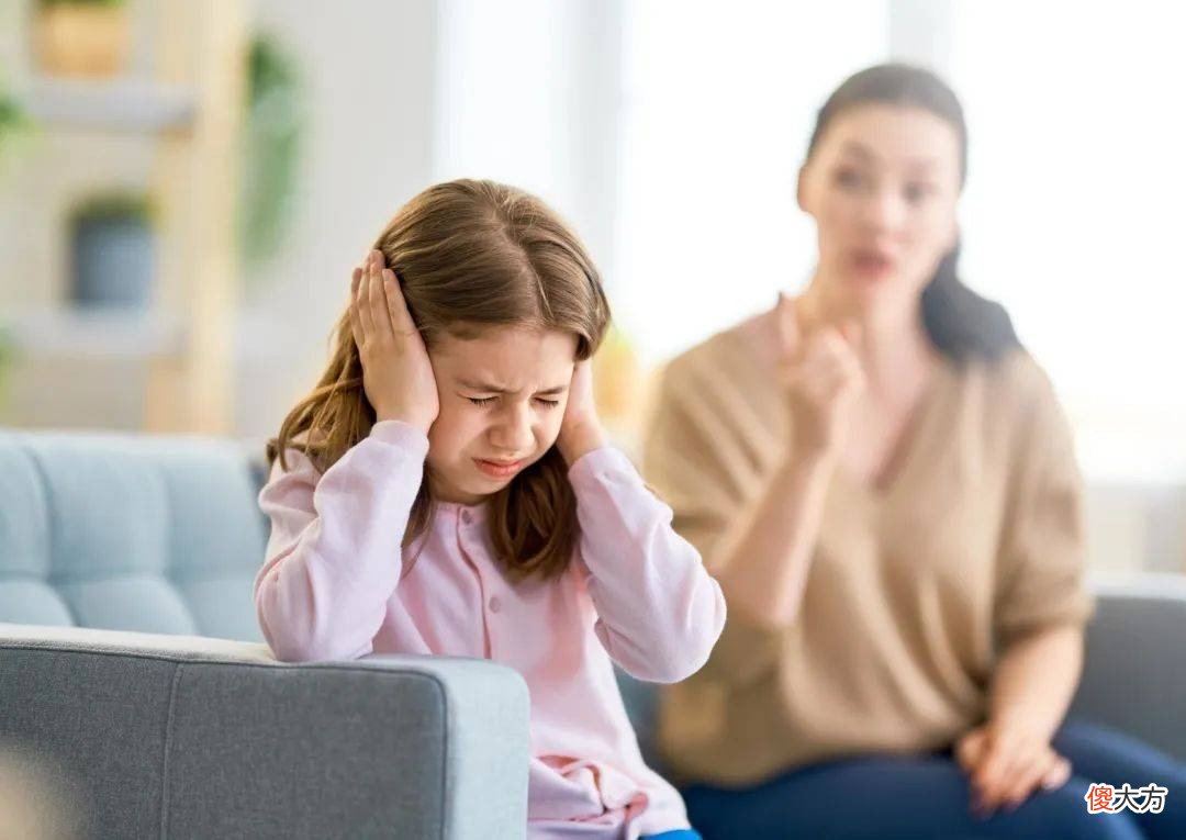 层次越低的中国父母，越喜欢打骂孩子，从来不会好好说话！