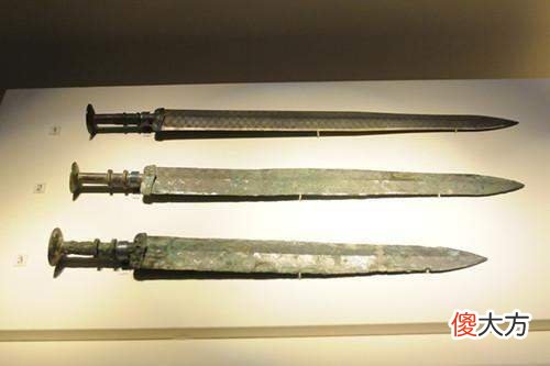【爱历史】关羽的真正兵器并非青龙偃月刀，陈寿在写关公斩颜良时一个字露出答案