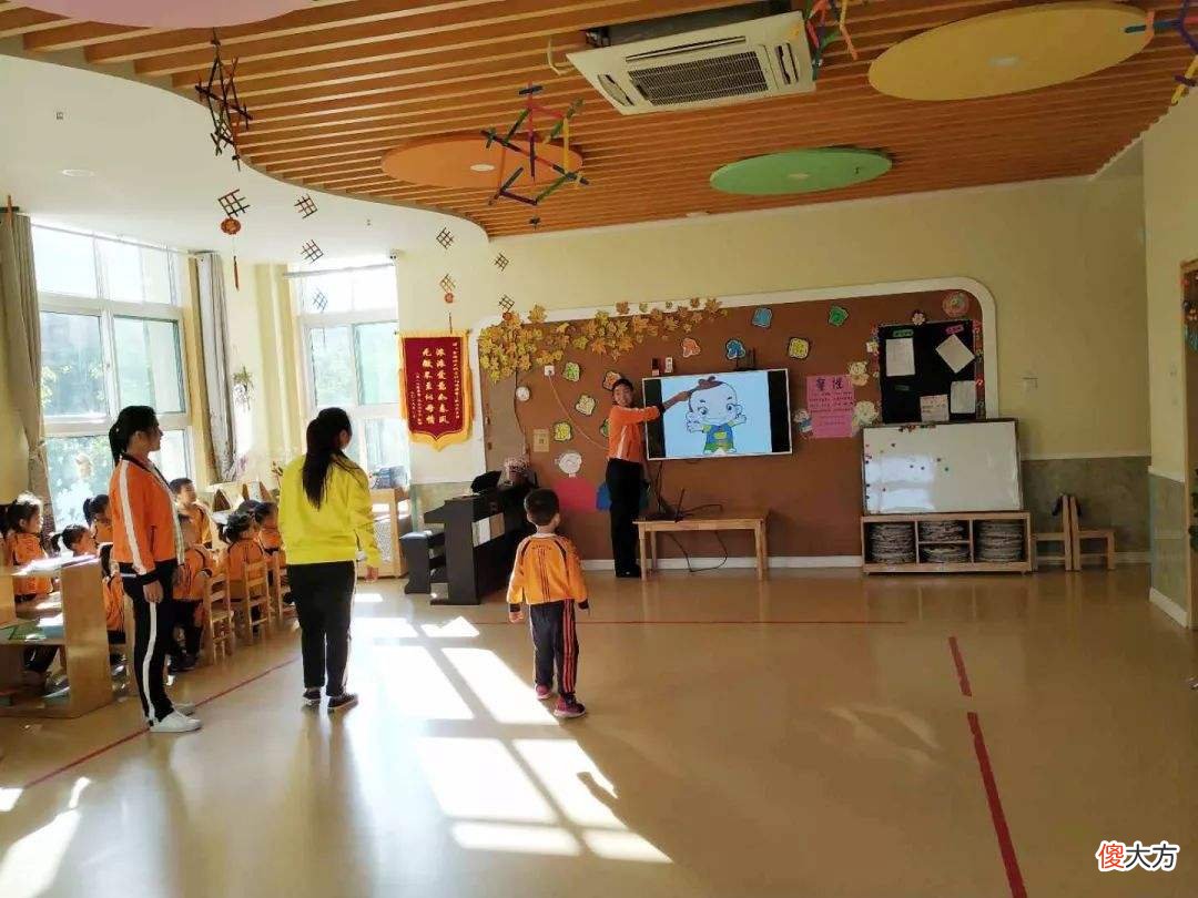 “不要给女儿穿裙子”，资深幼儿园老师劝诫，父母不要掉以轻心