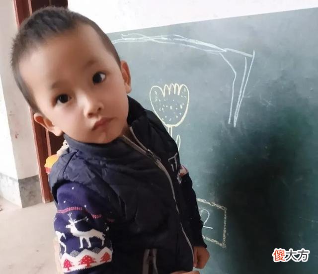 亲子陪画就是教孩子画画吗？它比教孩子画画要重要一百倍