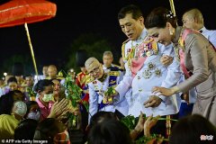 【爱历史】泰国15岁王子生母遁入空门，曾是侍女变王妃，因一场派对失去一切