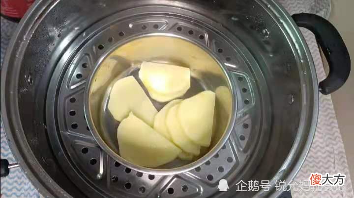 家里小宝宝便秘怎么办呢？婴儿辅食应该如何调理？妈妈：这个好