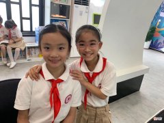 双胞胎分一个班可以同时辅导？过来人告诉你，真不是那么回事