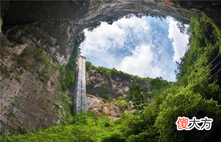 厄瓜多尔现神秘“天坑”,坑中东西让人害怕,科学家也无法解释