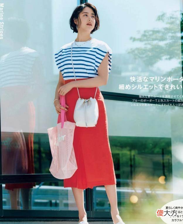 【时尚一点】条纹衫+浅色西装裤穿搭原则，时髦显高级