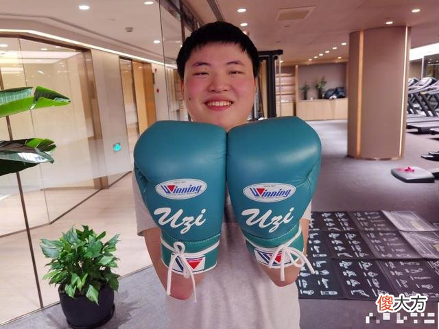 【游戏迷】小虎实力究竟如何？Uzi粉丝表达对小虎不满：没有高光！