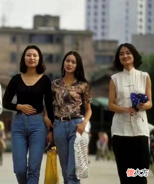 【就爱时尚】上个世纪的“穿搭”是什么水平？放到现在看也不过时，真时髦！