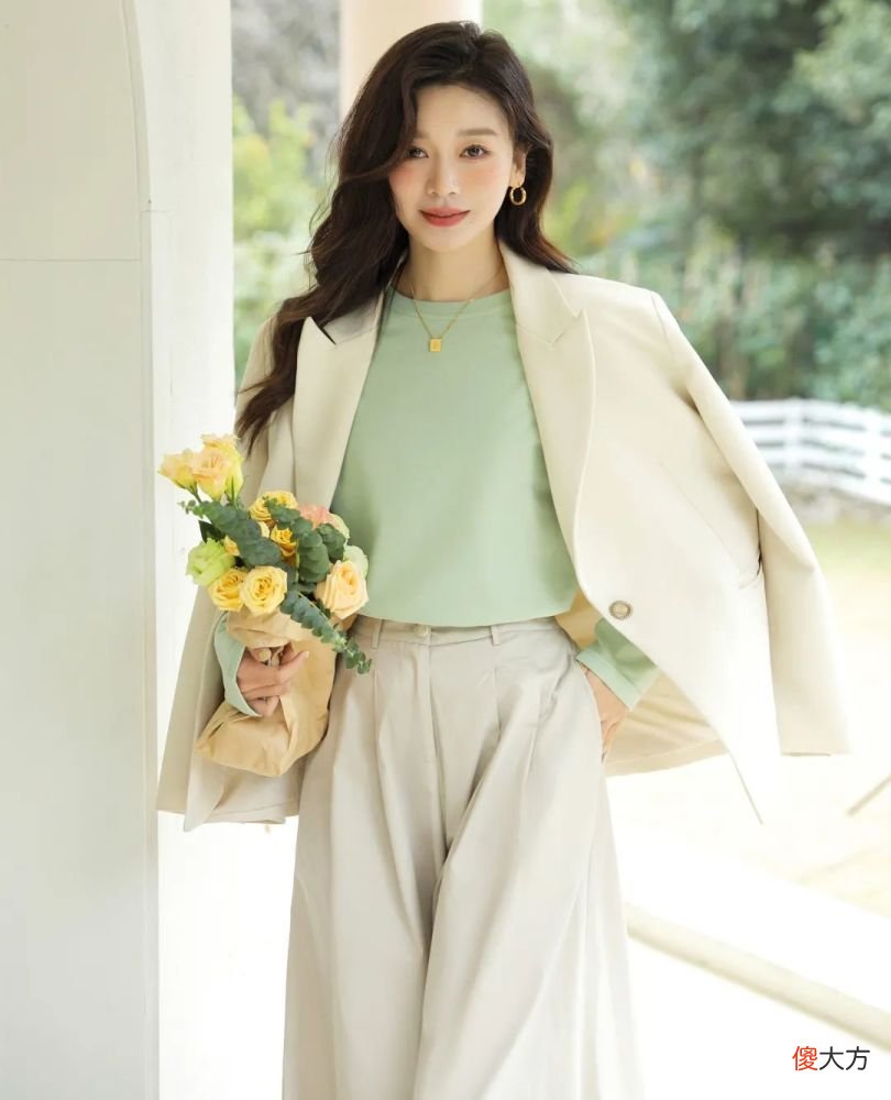 【时尚一点】穿错衣服胖10斤？早秋的长袖T到底要怎么选才显瘦又百搭？