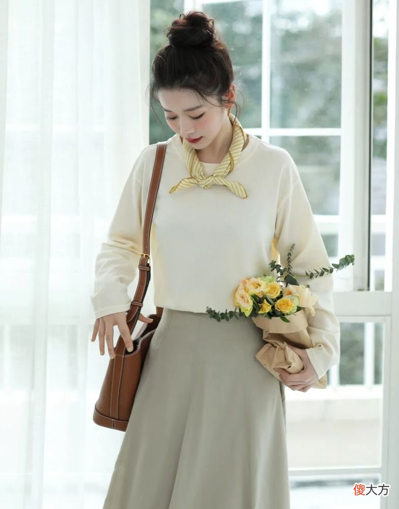 【时尚一点】穿错衣服胖10斤？早秋的长袖T到底要怎么选才显瘦又百搭？