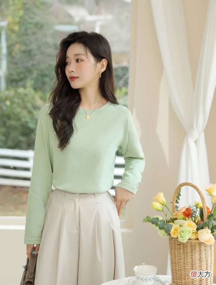 【时尚一点】穿错衣服胖10斤？早秋的长袖T到底要怎么选才显瘦又百搭？