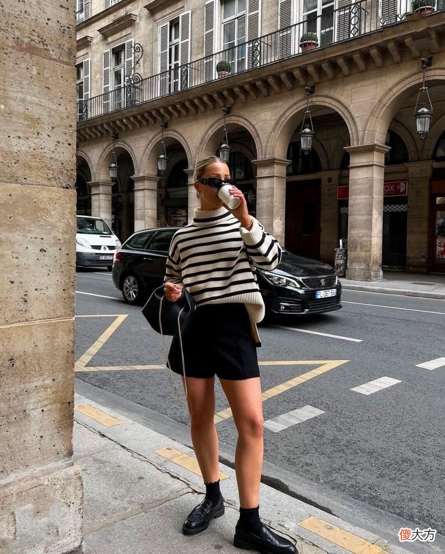 【就爱时尚】被这个“金发博主”美到,穿西装爱搭短裤、颜色爱穿基础,高级