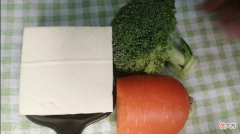 宝宝辅食这样做，强化骨骼，补钙又富含维生素，长高又长肉