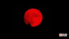 【游戏迷】美国上空出现血月，这象征着灾厄？在游戏里确实如此