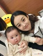 奶奶带娃已成过去，小姨才是带娃主力军，没被小姨带过不算有童年