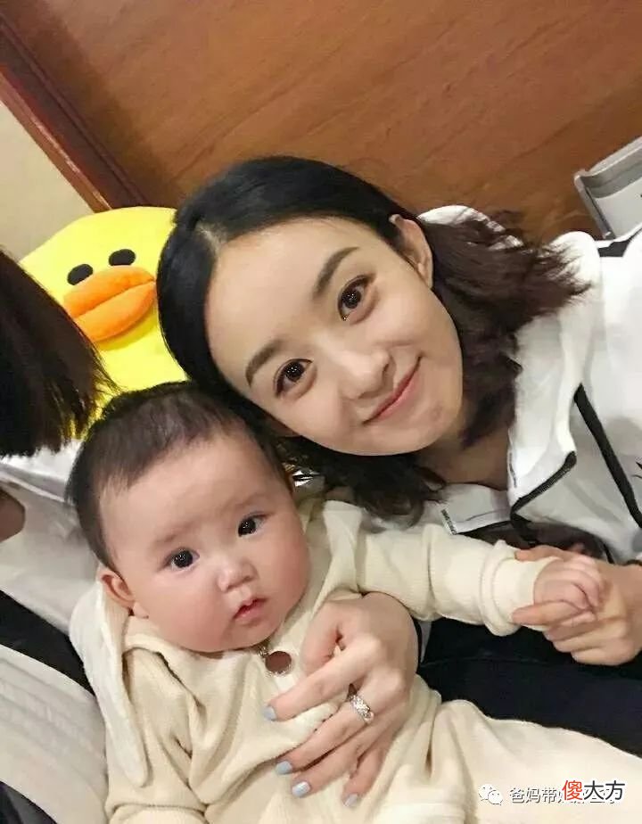 奶奶带娃已成过去，小姨才是带娃主力军，没被小姨带过不算有童年