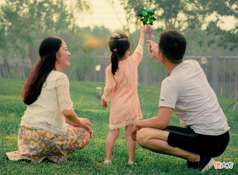 孩子为什么要跟爸爸的姓？老教授：父姓的起源是为平衡孩子归属权
