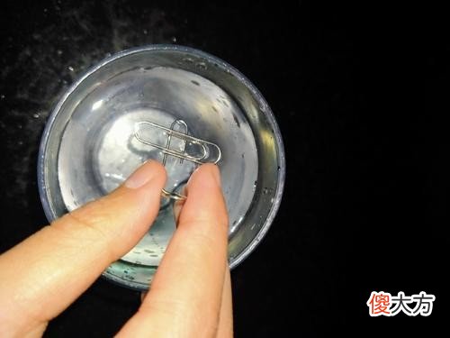 玩具如山，孩子却喊无聊？看牛妈如何用一盒棉签带仨娃