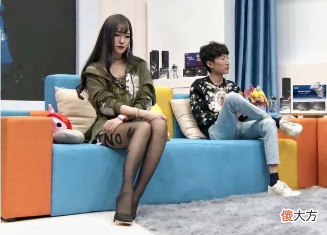 【游戏世界】为收视率不择手段?虎牙S10直播摄影师极限操作,主播不慎走光