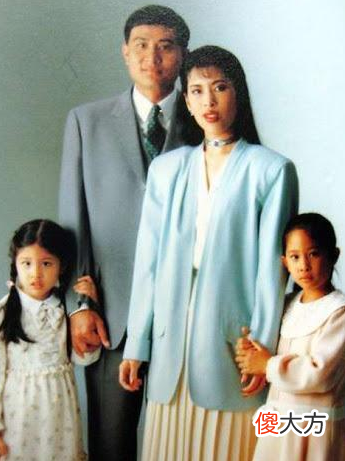 【历史故事】38岁泰国公主至今单身,200斤的她向僧人跪拜,衣服遮不住肚腩