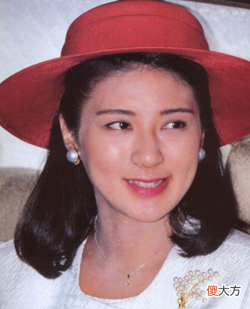 【历史故事】嫁进日本皇室，沦为生育机器，8年才生下1个女儿，雅子皇后有多难