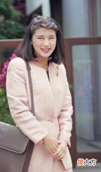 【历史故事】嫁进日本皇室，沦为生育机器，8年才生下1个女儿，雅子皇后有多难