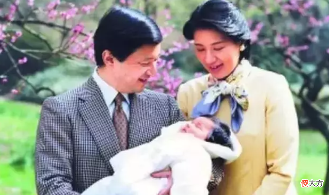 【历史故事】嫁进日本皇室,沦为生育机器,8年才生下1个女儿,雅子皇后有多难