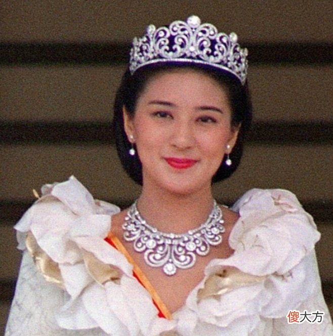 【历史故事】嫁进日本皇室,沦为生育机器,8年才生下1个女儿,雅子皇后有多难