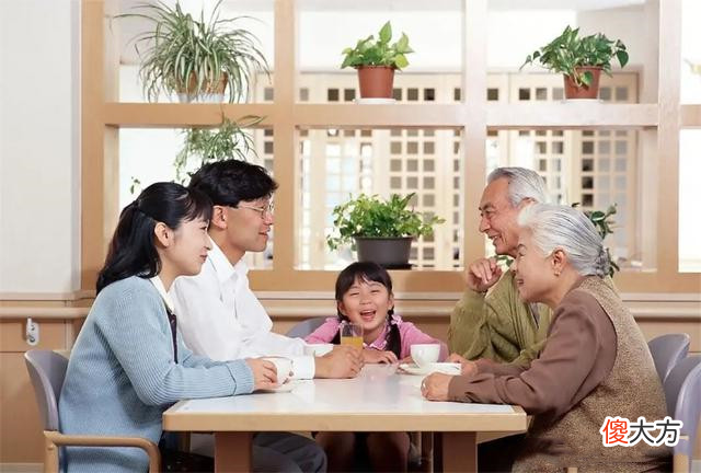 谁才是你最亲的人？父母兄弟还是妻儿子女？网友：血缘败给了利益