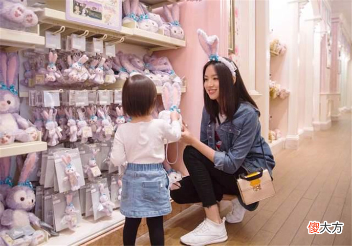 谁才是你最亲的人？父母兄弟还是妻儿子女？网友：血缘败给了利益