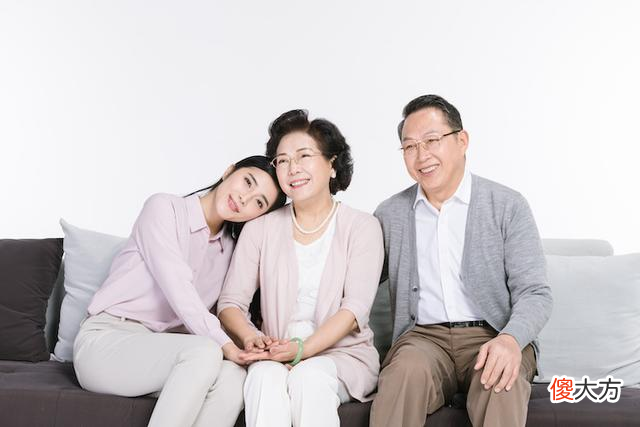谁才是你最亲的人？父母兄弟还是妻儿子女？网友：血缘败给了利益