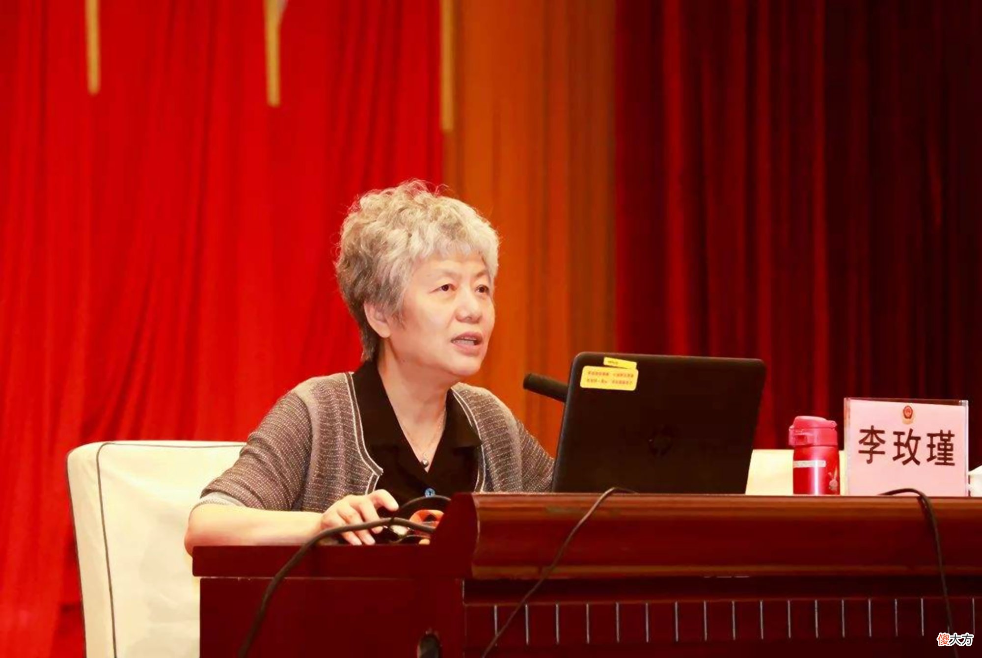 李玫瑾直言：家里再有钱，也不要给孩子报这三种兴趣班，基本没用