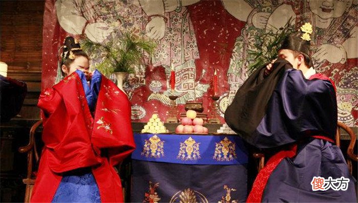 【爱历史】海瑞穷得连肉都吃不起，为何还有钱娶了三妻两妾，原因让人愤怒