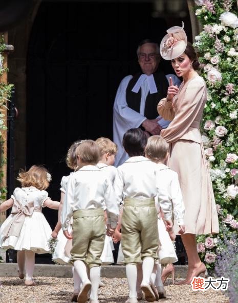 婆媳三人的育儿方式：凯特像灯塔、戴妃海豚妈妈、梅根剪草式妈妈